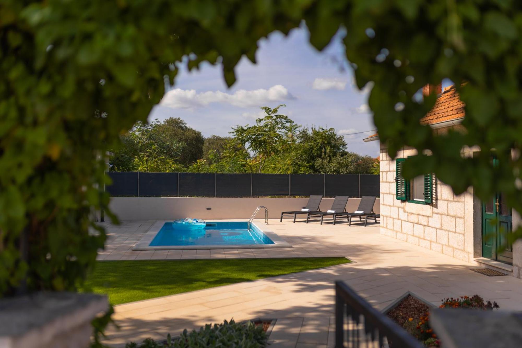 Experience Village Life - Jokini Dvori With Private Pool Pakovo Selo Exterior photo