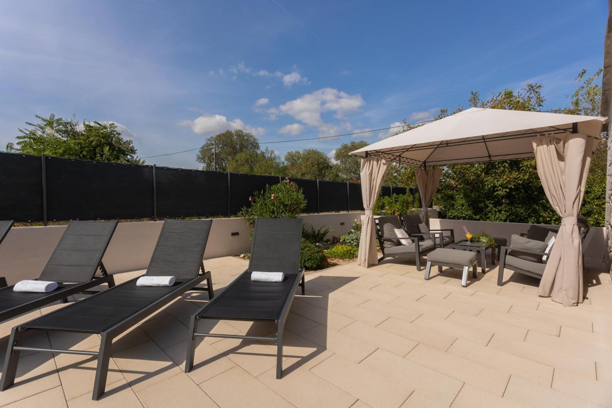 Experience Village Life - Jokini Dvori With Private Pool Pakovo Selo Exterior photo