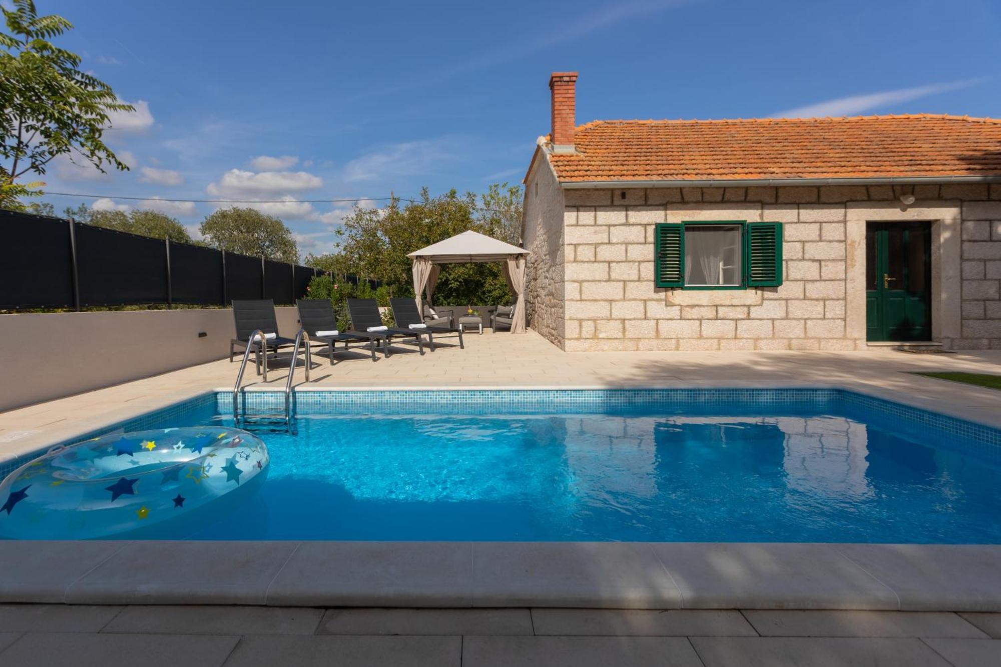 Experience Village Life - Jokini Dvori With Private Pool Pakovo Selo Exterior photo