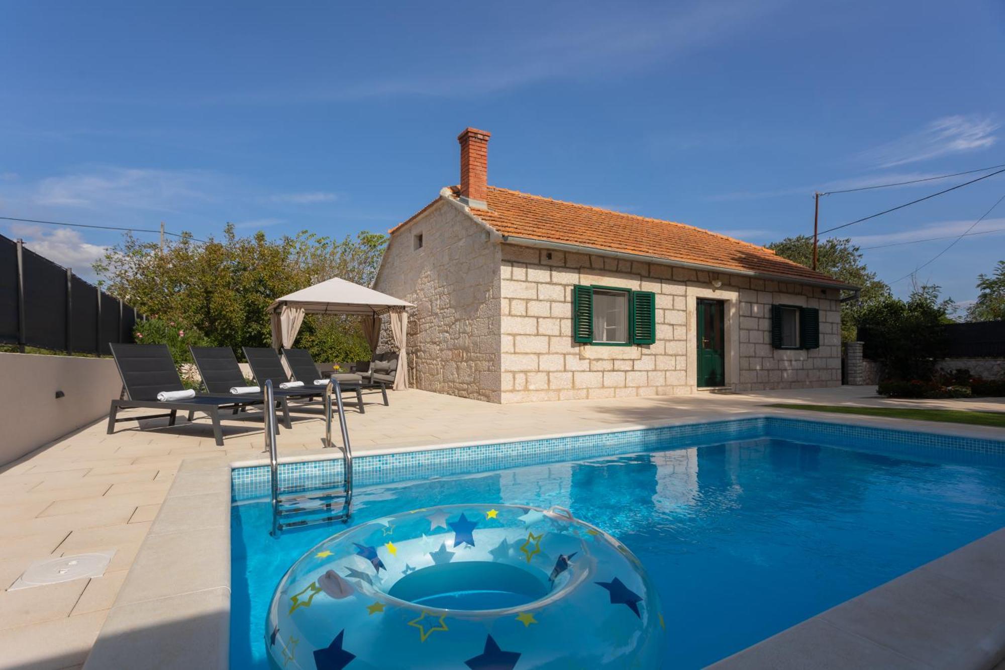 Experience Village Life - Jokini Dvori With Private Pool Pakovo Selo Exterior photo